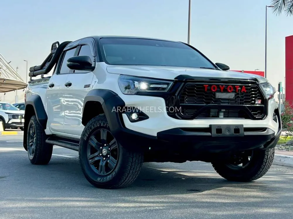 Toyota Hilux 2023 for Sale in Dubai Image-4