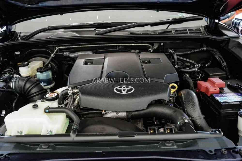 Toyota Hilux 2024 for Sale in Dubai Image-21