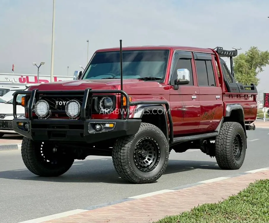 Toyota Land Cruiser 70 Series 2017 for Sale in Dubai Image-6