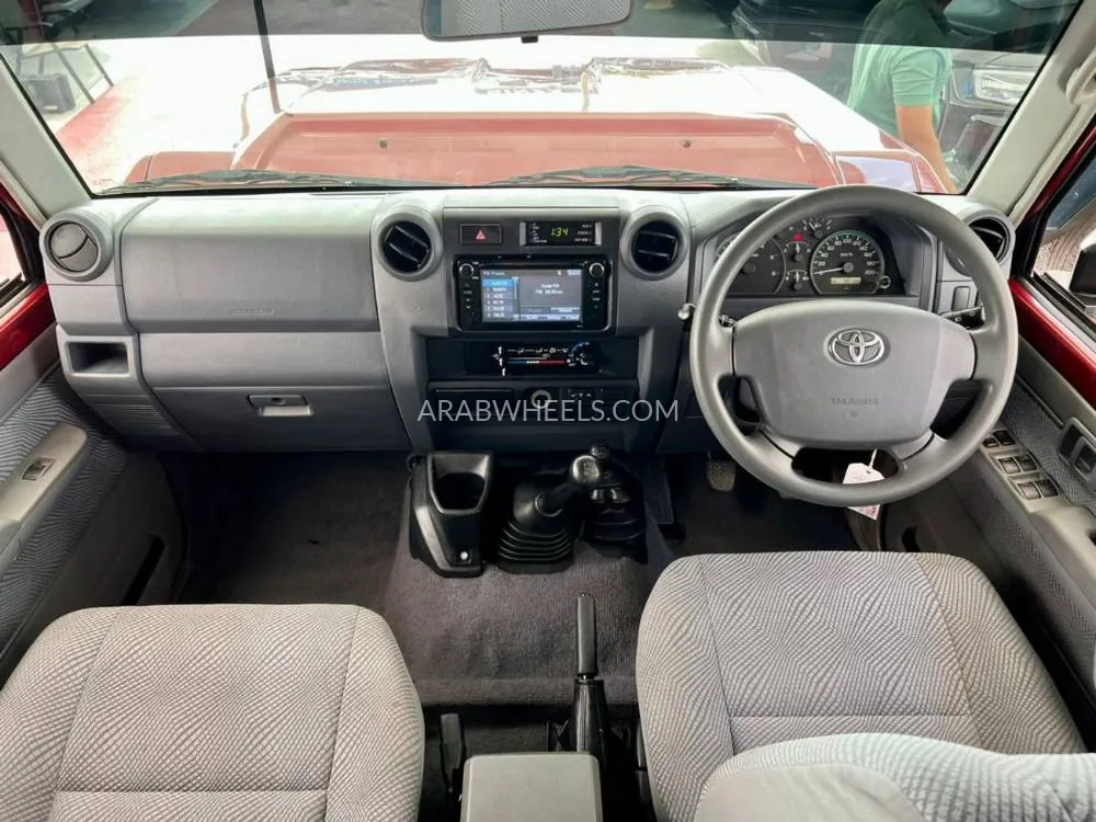 Toyota Land Cruiser 70 Series 2017 for Sale in Dubai Image-21