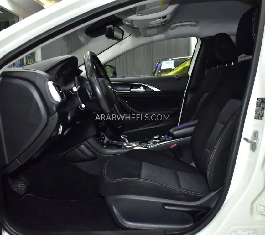 إنفينيتي Q30 2018 for Sale in دبي Image-10