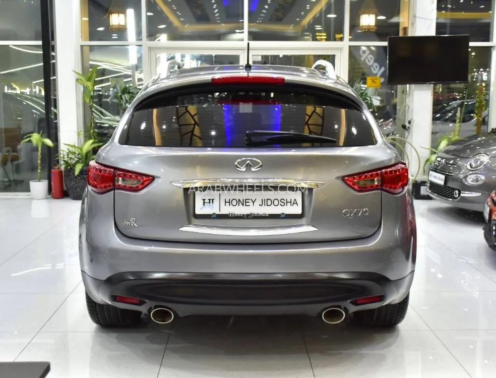 Infiniti QX70 2020 for Sale in Dubai Image-5