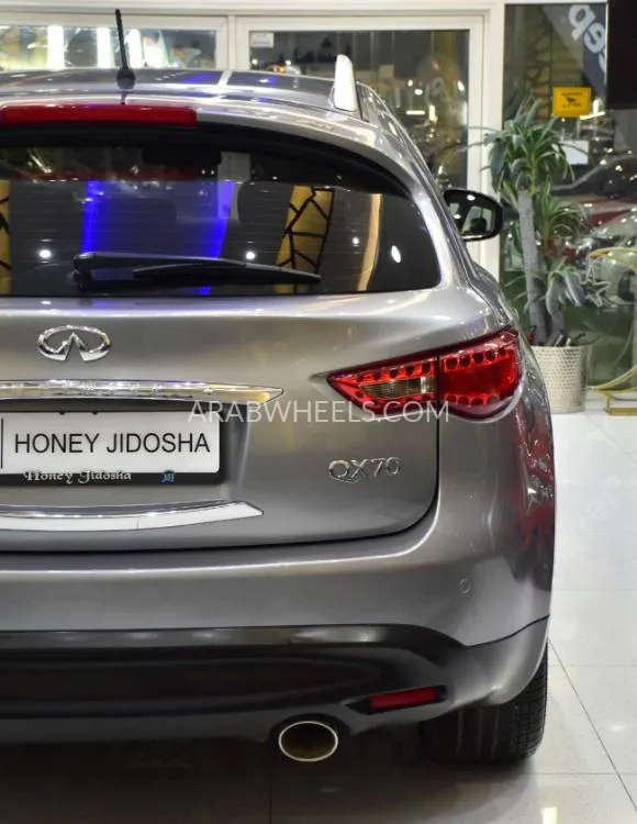 Infiniti QX70 2020 for Sale in Dubai Image-9
