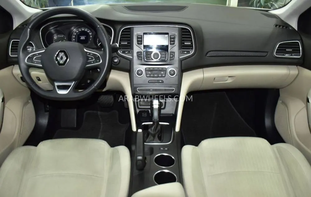 Renault Megane 2019 for Sale in Dubai Image-11