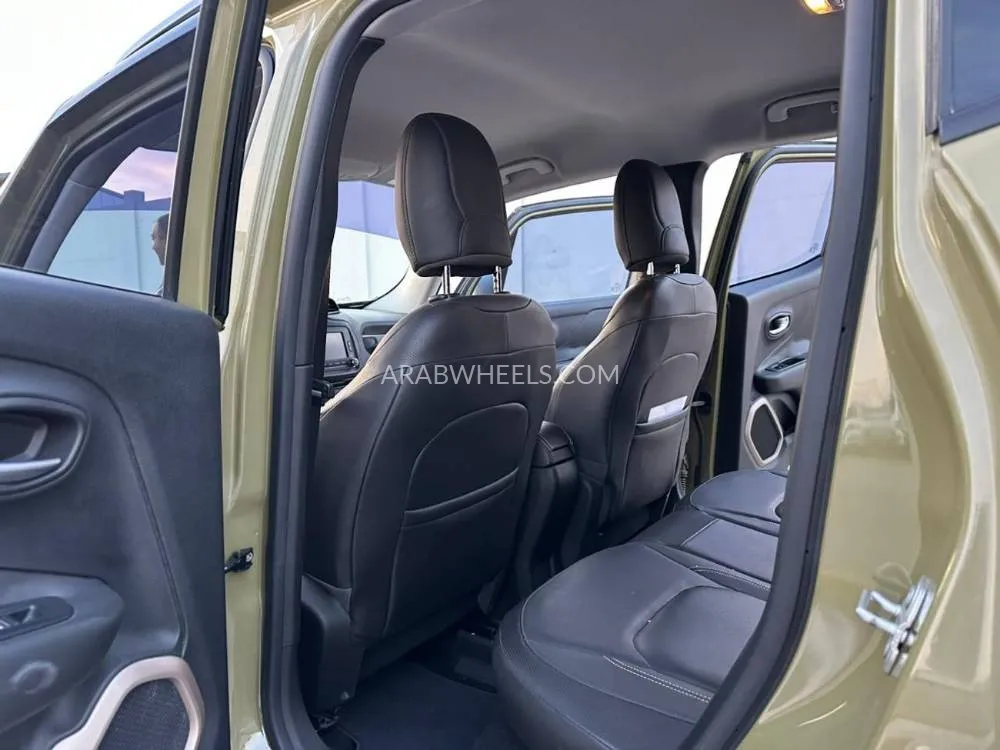 Jeep Renegade 2015 for Sale in Sharjah Image-9