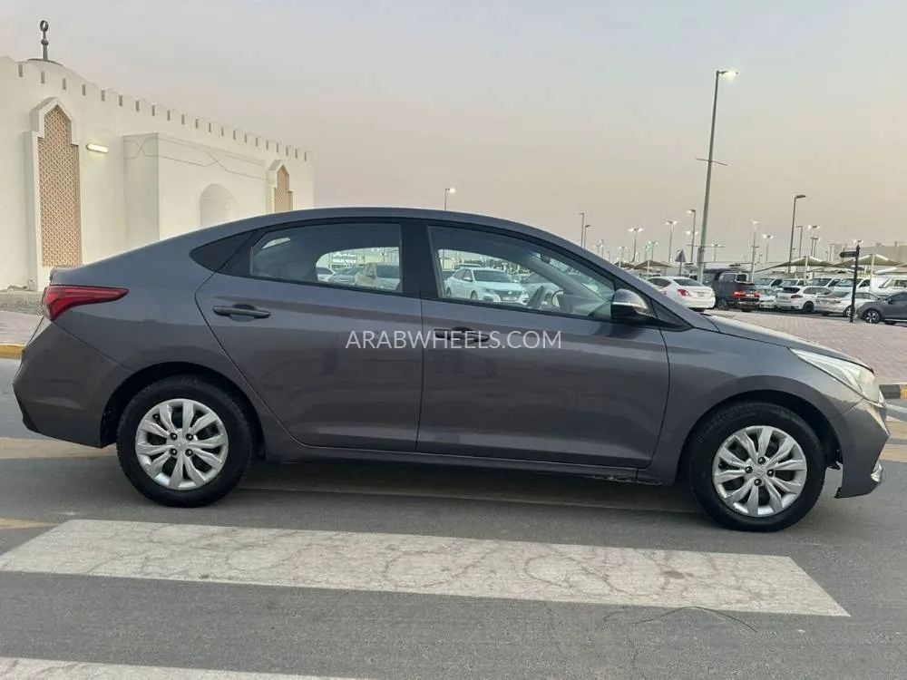 Hyundai Accent 2018 for Sale in Sharjah Image-4