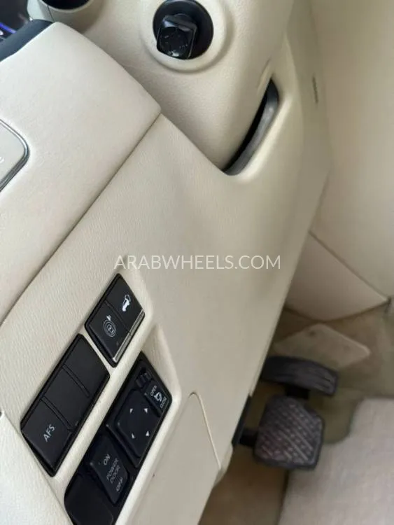 Infiniti QX56 2011 for Sale in Sharjah Image-11