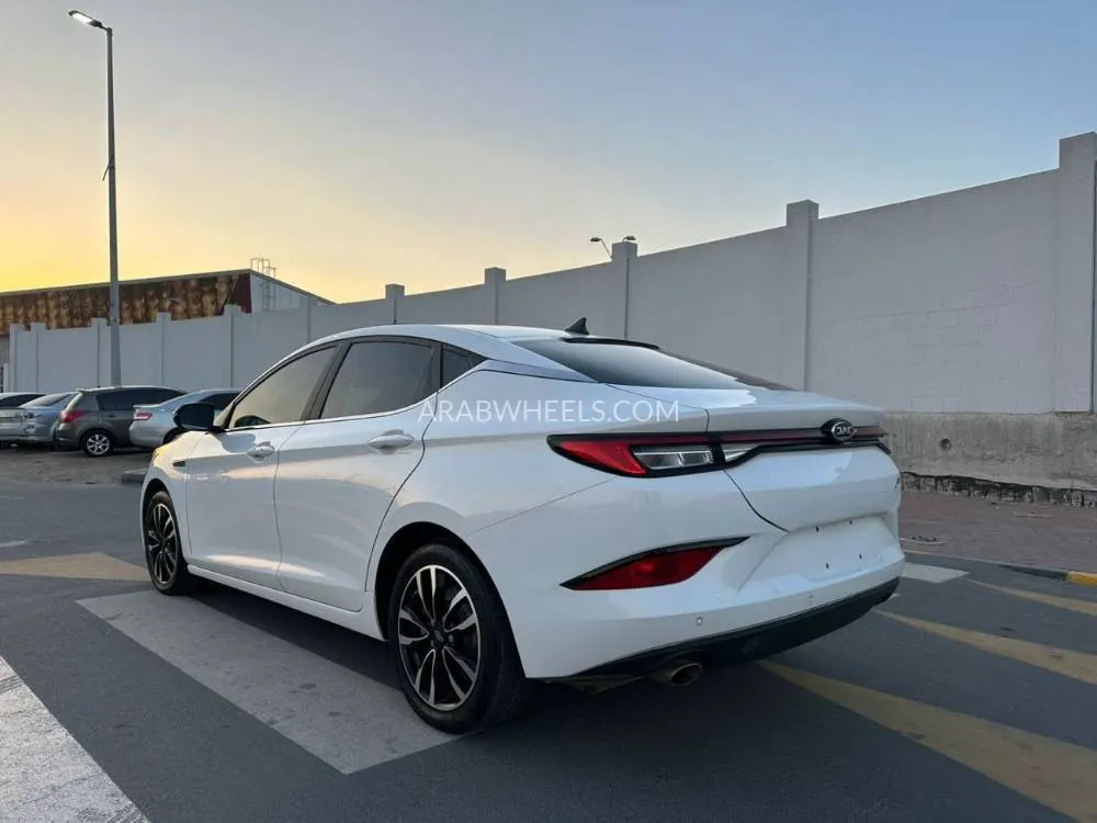JAC J7 2023 for Sale in Sharjah Image-3