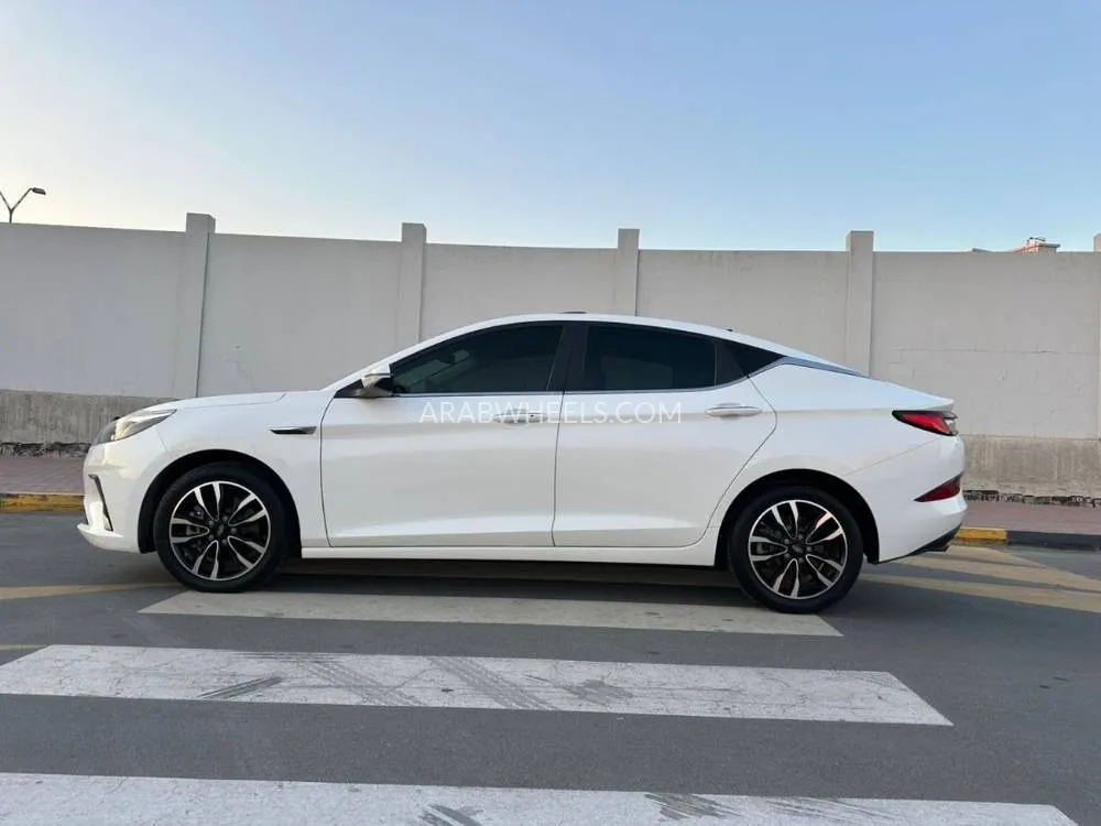 JAC J7 2023 for Sale in Sharjah Image-4