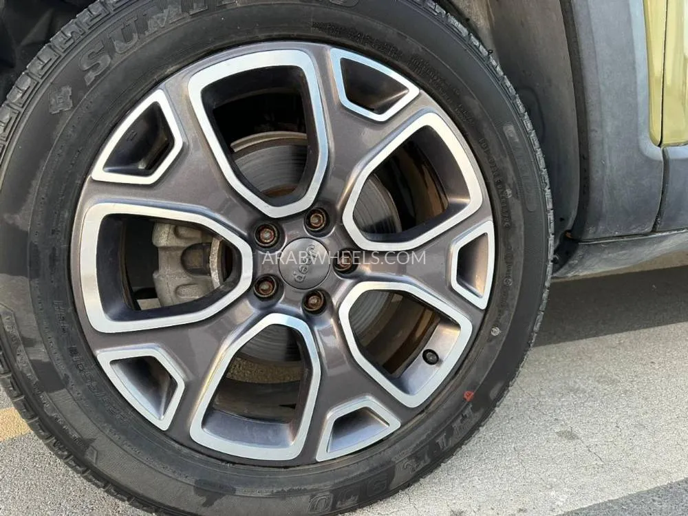 Jeep Renegade 2015 for Sale in Sharjah Image-12