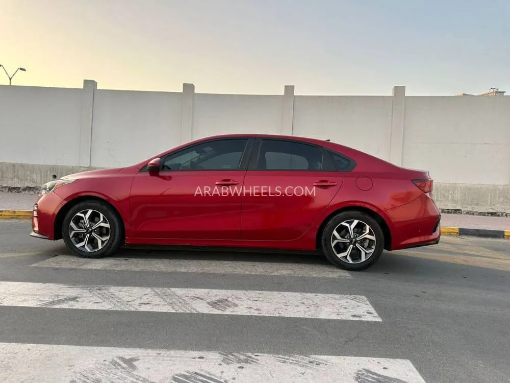 Kia Forte 2019 for Sale in Sharjah Image-3