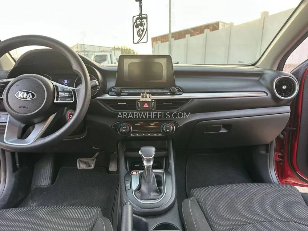 Kia Forte 2019 for Sale in Sharjah Image-12