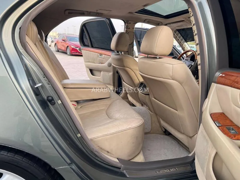 Lexus LS 2005 for Sale in Sharjah Image-11