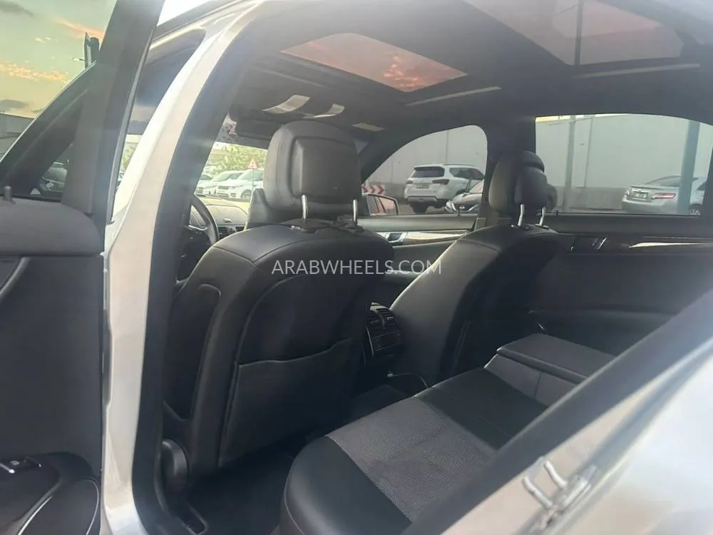 Mercedes Benz C Class 2010 for Sale in Sharjah Image-11