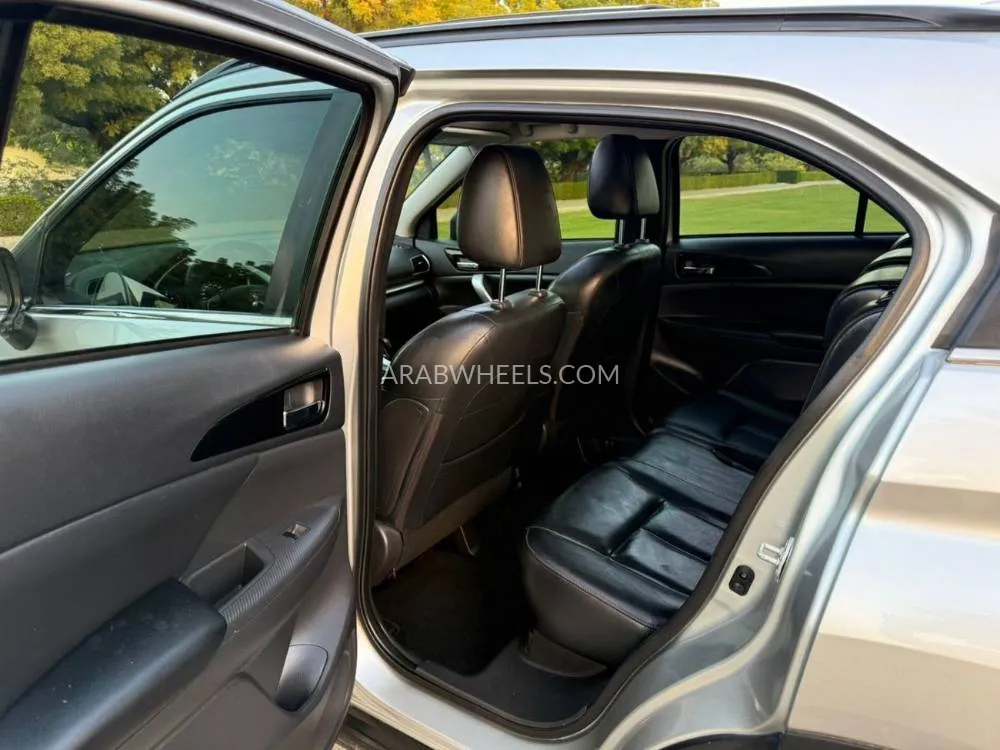 ميتسوبيشي إكليبس كروس 2019 for Sale in الشارقة Image-14