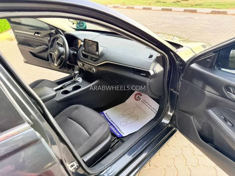 Nissan Altima 2022 for Sale in Sharjah Image-6