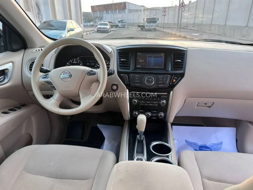 Nissan Pathfinder 2015 for Sale in Sharjah Image-10