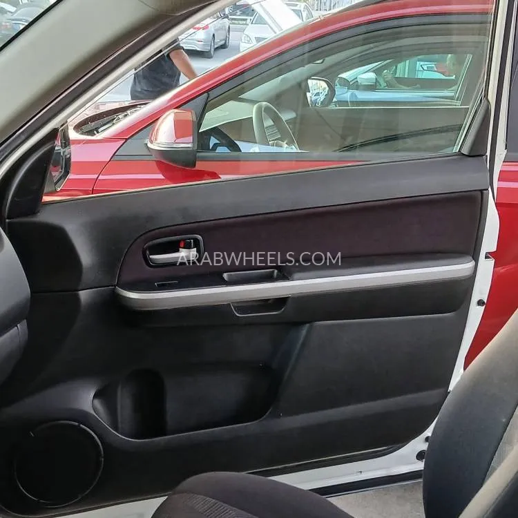 Suzuki Grand Vitara 2014 for Sale in Sharjah Image-8