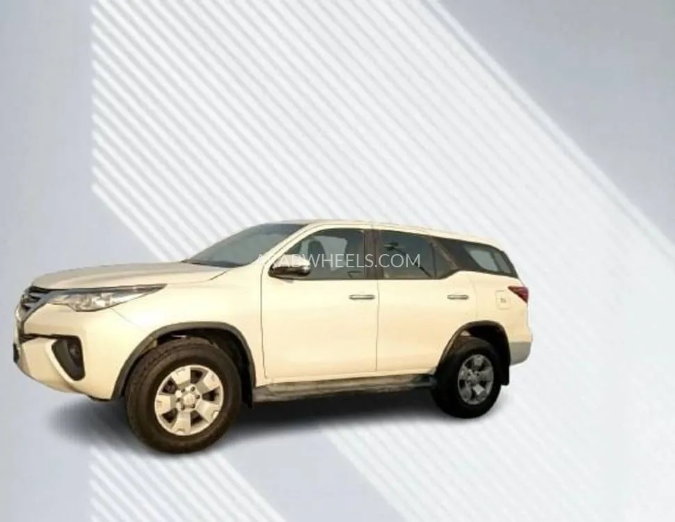 Toyota Fortuner 2018 for Sale in Ajman Image-3