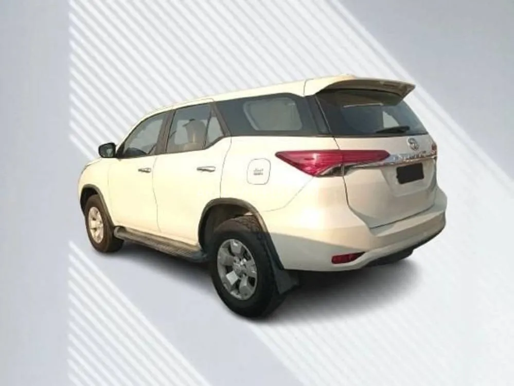 Toyota Fortuner 2018 for Sale in Ajman Image-11