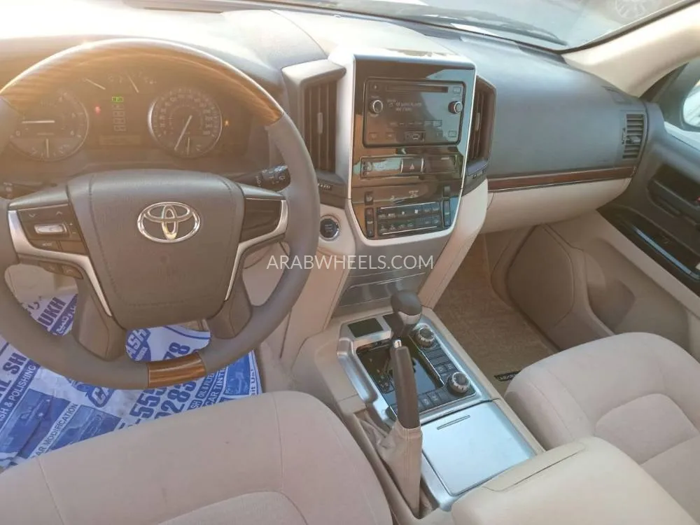 Toyota Land Cruiser 2018 for Sale in Ajman Image-5