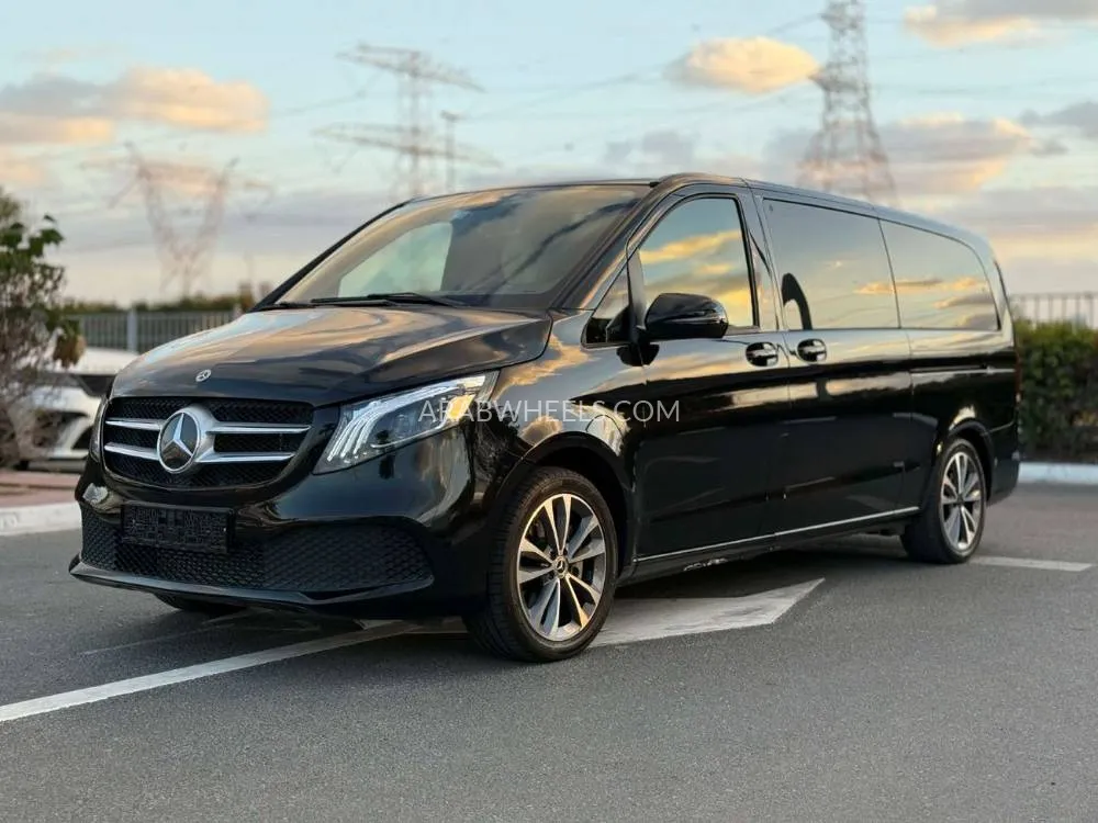 مرسيدس بنز كلاس V 2023 for Sale in دبي Image-3