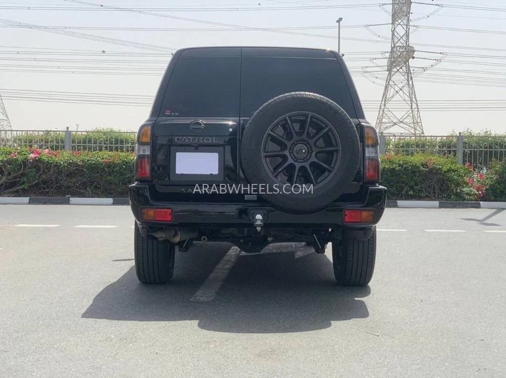 Nissan Patrol 2017 for Sale in Dubai Image-11