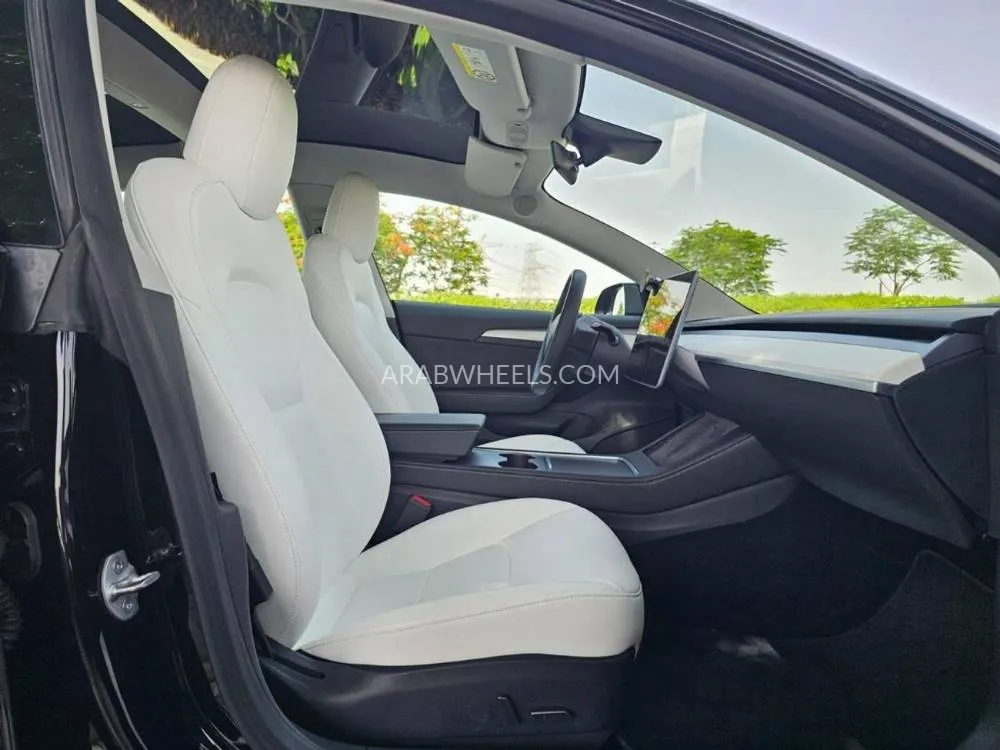 Tesla Model 3 2021 for Sale in Dubai Image-12