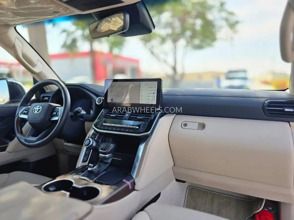Toyota Land Cruiser 2025 for Sale in Dubai Image-9