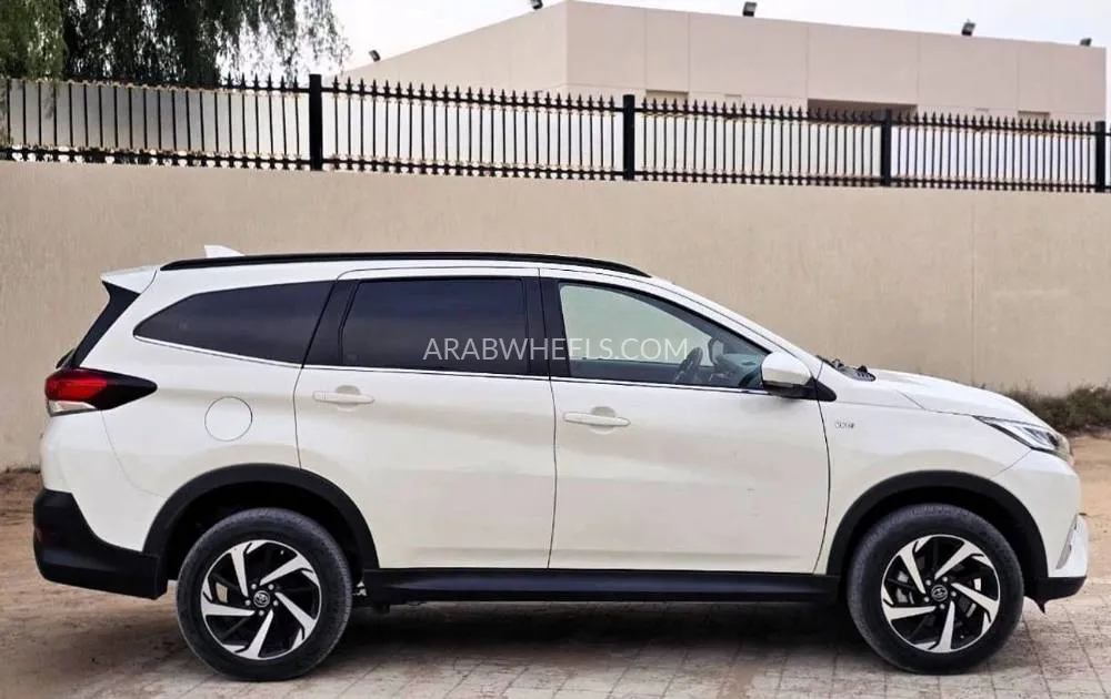 Toyota Rush 2023 for Sale in Dubai Image-4