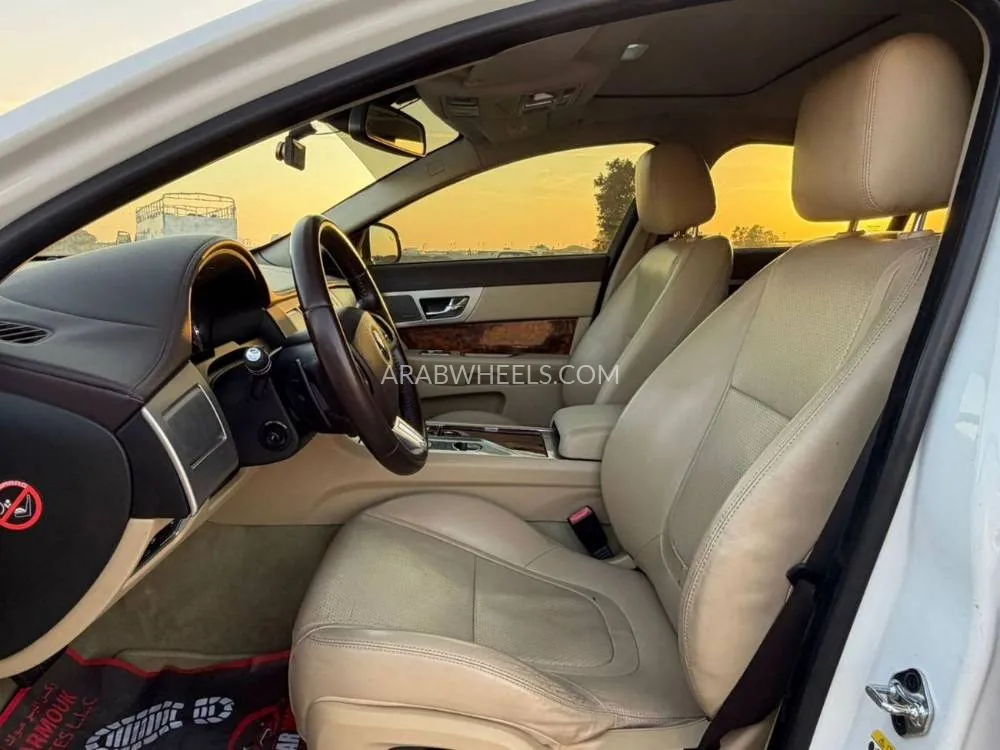 Jaguar XF 2014 for Sale in Sharjah Image-9