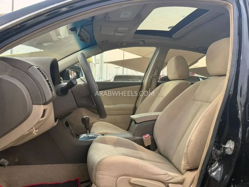 Nissan Altima 2011 for Sale in Sharjah Image-8