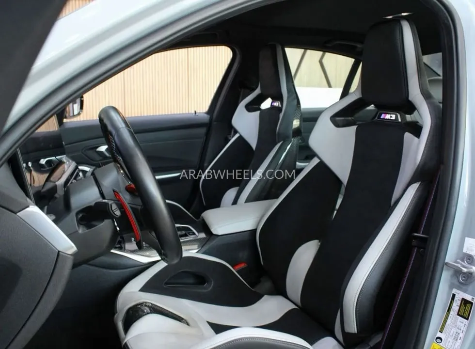 بي إم دبليو الفئة الثالثة 2024 for Sale in دبي Image-6