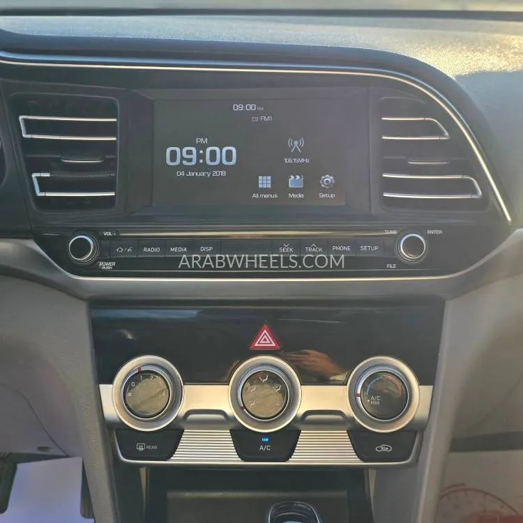 Hyundai Elantra 2020 for Sale in Sharjah Image-16