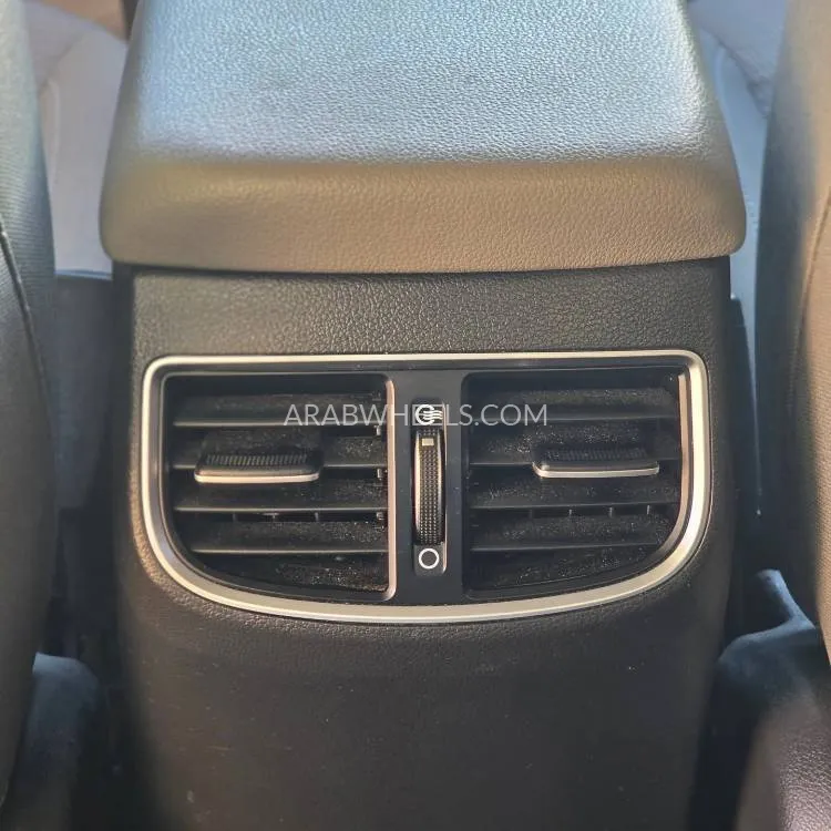 Hyundai Elantra 2020 for Sale in Sharjah Image-18