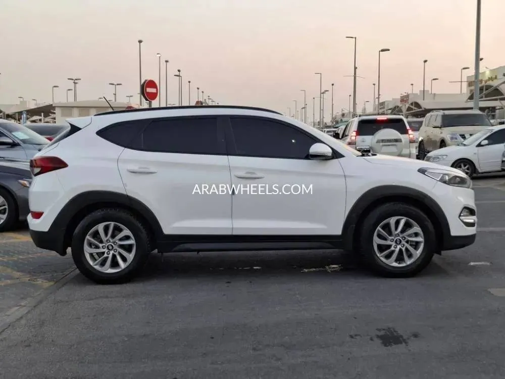 Hyundai Tucson 2017 for Sale in Sharjah Image-4