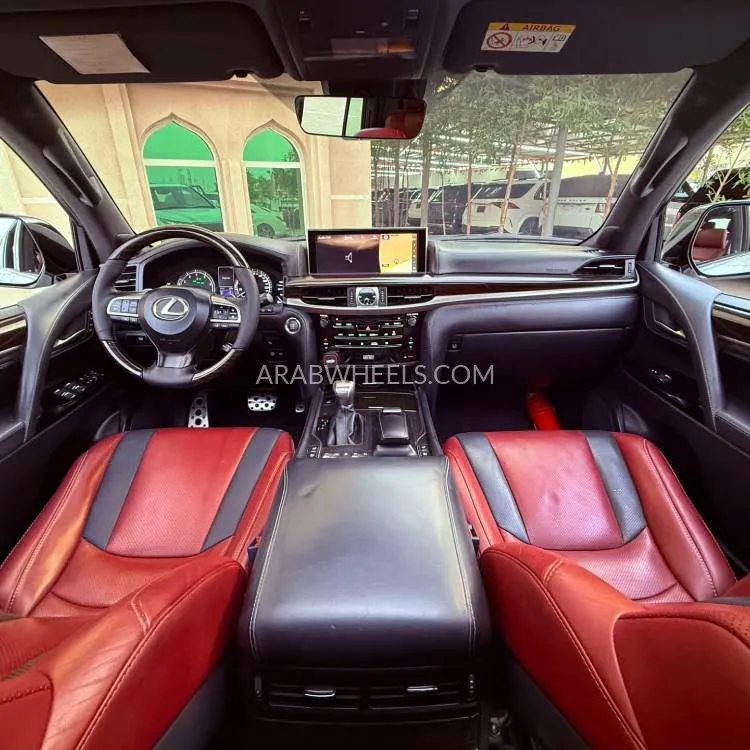 Lexus LX 2018 for Sale in Ajman Image-7