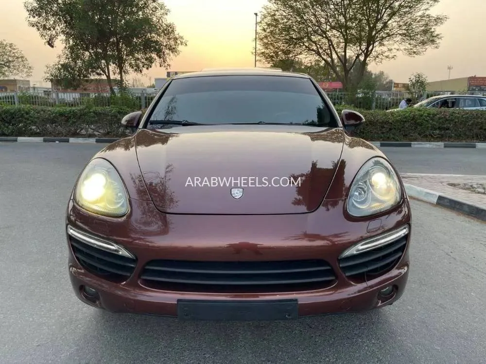 Porsche Cayenne 2011 for Sale in Ajman Image-3