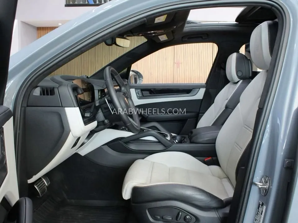 Porsche Cayenne 2025 for Sale in Dubai Image-6