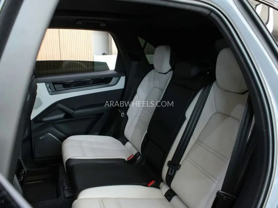 Porsche Cayenne 2025 for Sale in Dubai Image-7