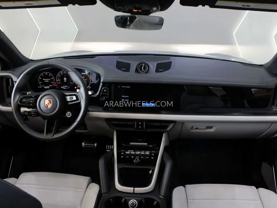 Porsche Cayenne 2025 for Sale in Dubai Image-9