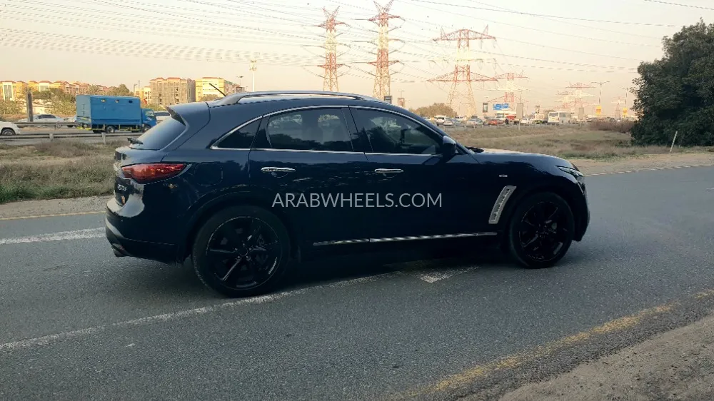 Infiniti QX70 2020 for Sale in Sharjah Image-10
