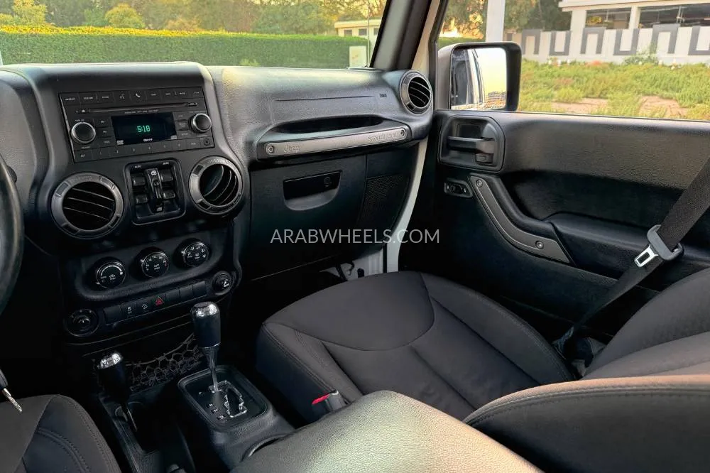 Jeep Wrangler 2018 for Sale in Dubai Image-12