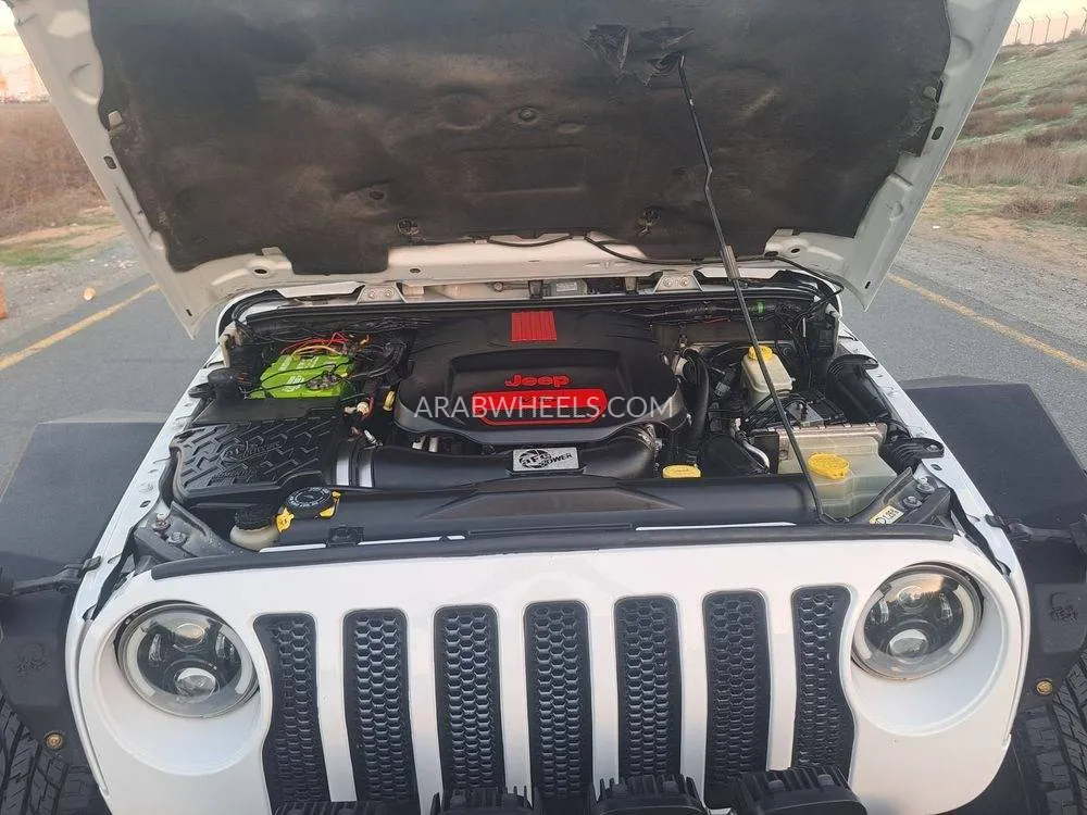 جيب رانجلر 2015 for Sale in الشارقة Image-15