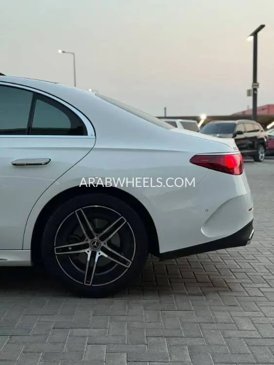 مرسيدس بنز كلاس E 2024 for Sale in الشارقة Image-16
