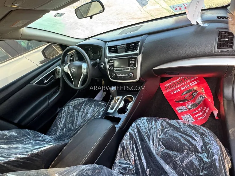 Nissan Altima 2017 for Sale in Dubai Image-3