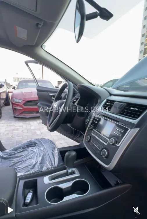Nissan Altima 2017 for Sale in Dubai Image-4