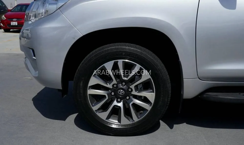 تويوتا لاند كروزر برادو 2023 for Sale in دبي Image-8