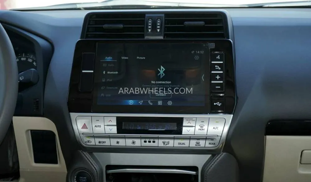 تويوتا لاند كروزر برادو 2023 for Sale in دبي Image-18