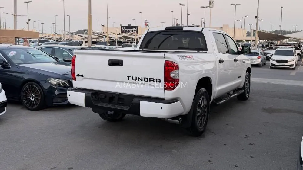 Toyota Tundra 2020 for Sale in Sharjah Image-4